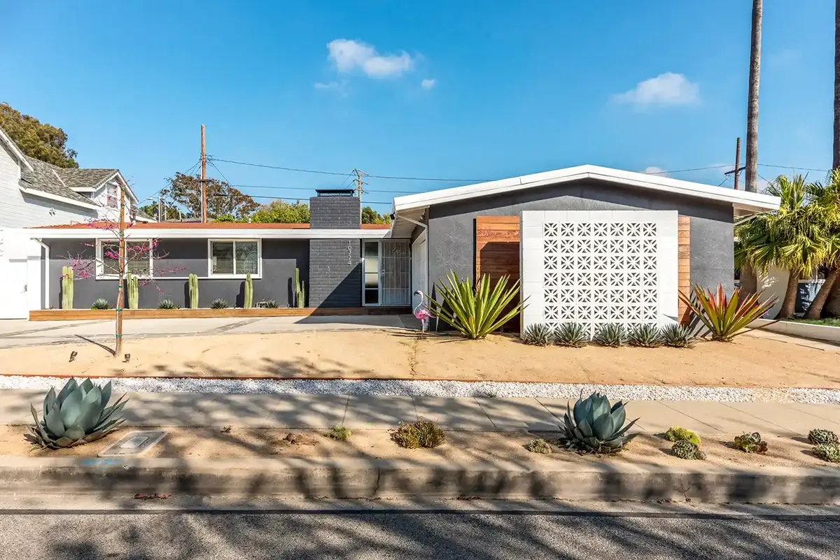 Modern home addition exterior in Los Angeles California